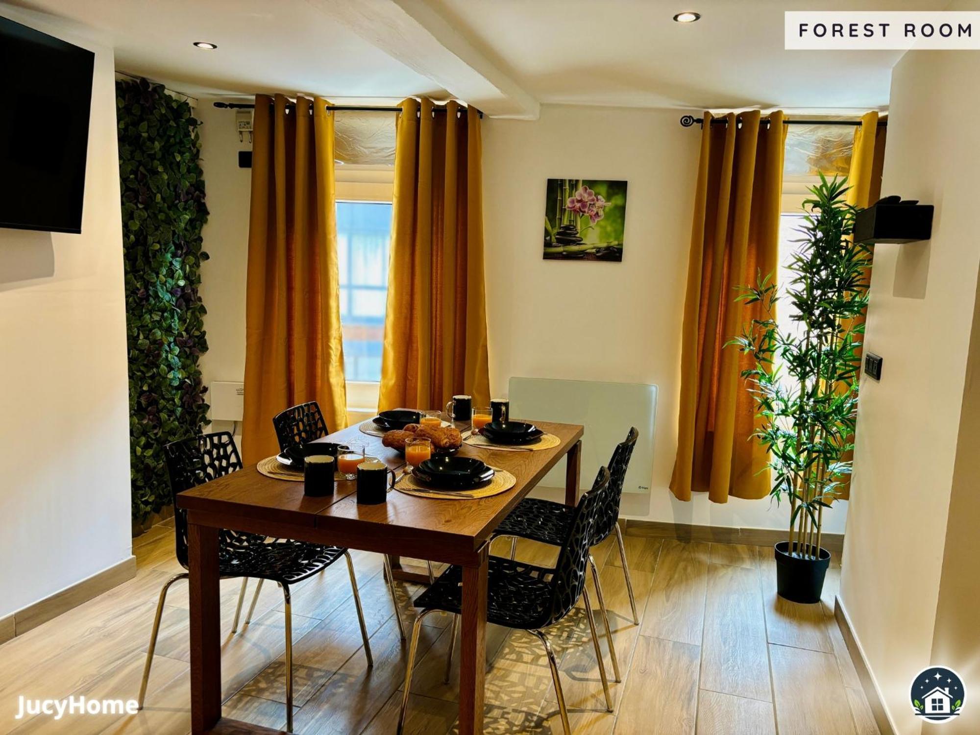 Forest Βαλενσιέν Εξωτερικό φωτογραφία